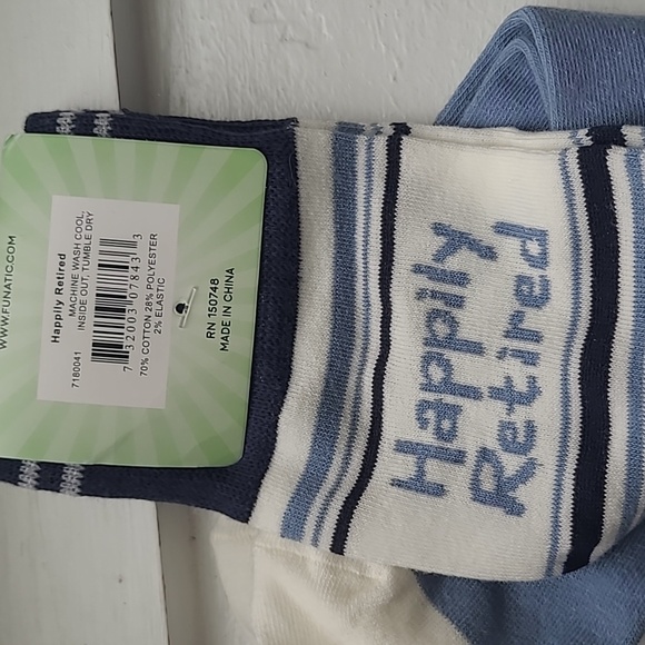 'Happily Retired' Socks - Picture 2 of 4